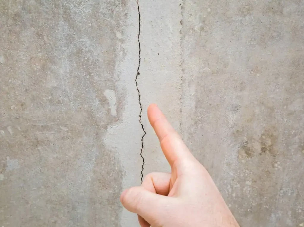 Stucco Crack Repair